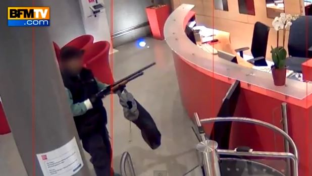 ΒΙΝΤΕΟ-Η εισβολή του ενόπλου στα γραφεία του BFMTV