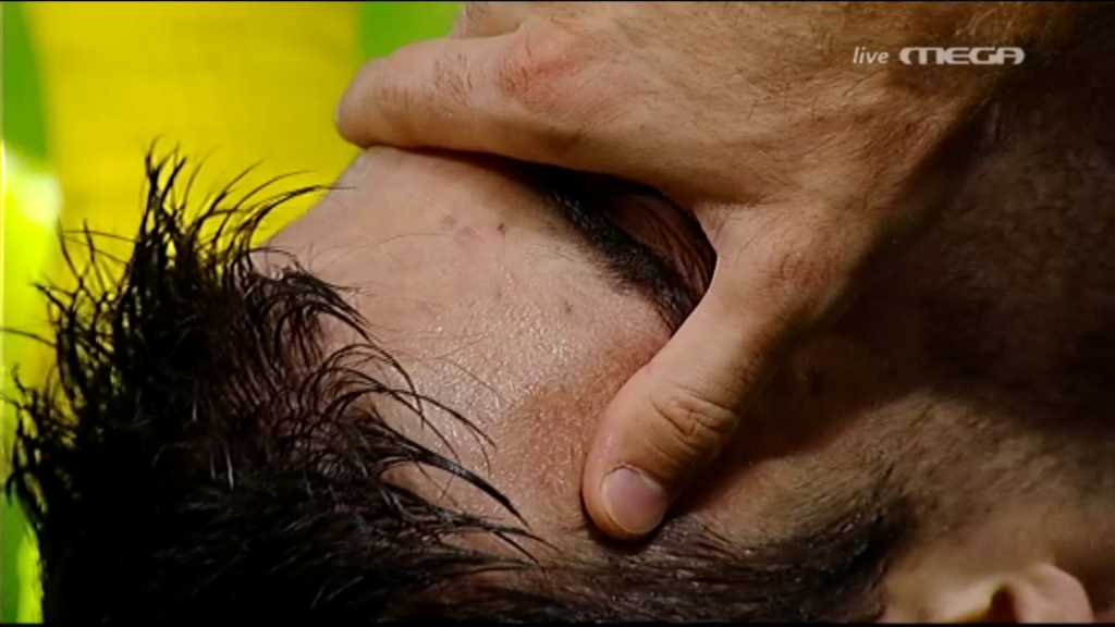 ΦΩΤΟ-Πέταξαν κέρμα στον Παπασταθόπουλο