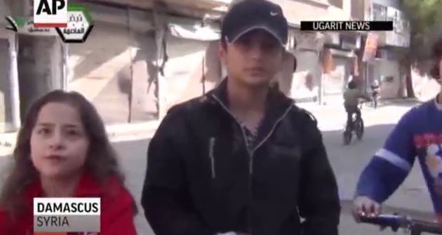 ΒΙΝΤΕΟ-Έκρηξη πίσω από παιδιά