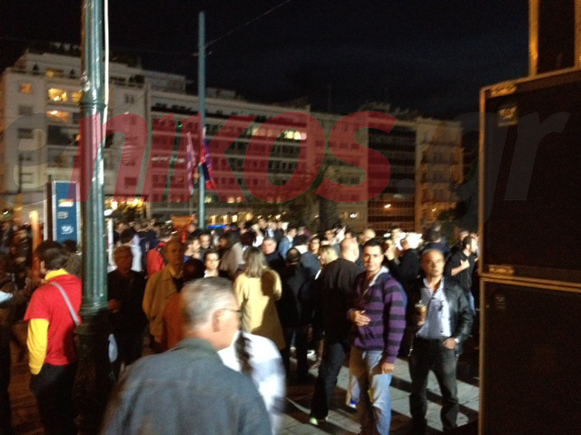 ΤΩΡΑ-Συγκέντρωση του ΣΥΡΙΖΑ στο Σύνταγμα