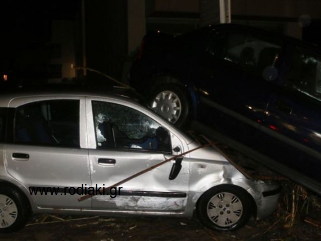 ΒΙΝΤΕΟ-Μια νεκρή και δύο αγνοούμενοι στη Ρόδο από τις πλημμύρες