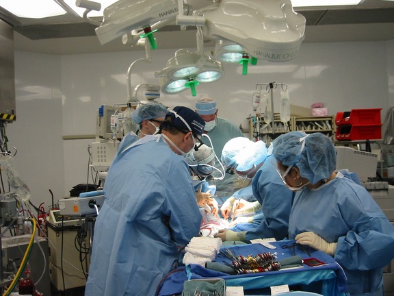 Στο «χειρουργείο» 1.400 γιατροί