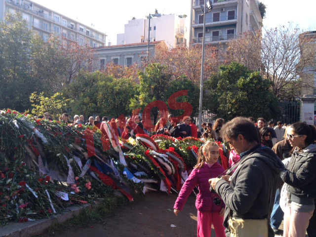 ΦΩΤΟ-ΤΩΡΑ-Η είσοδος του Πολυτεχνείου