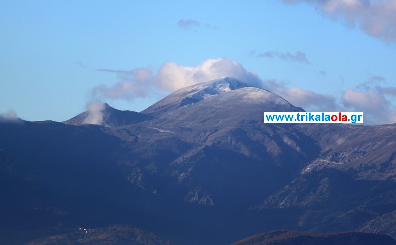 ΦΩΤΟ-Έπεσαν τα πρώτα χιόνια στη Δυτ. Θεσσαλία