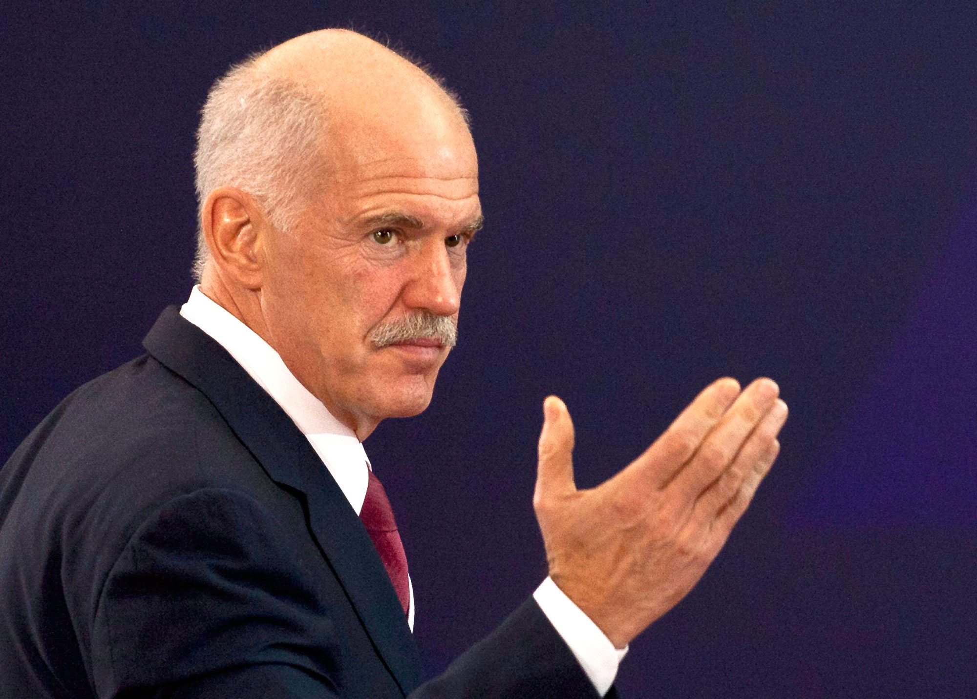 Ο Παπανδρέου εξηγεί γιατί κάνει “σφυγμομέτρηση”