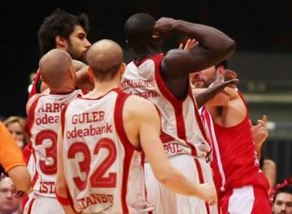 ΒΙΝΤΕΟ-Έκαναν «ρινγκ» το ΣΕΦ