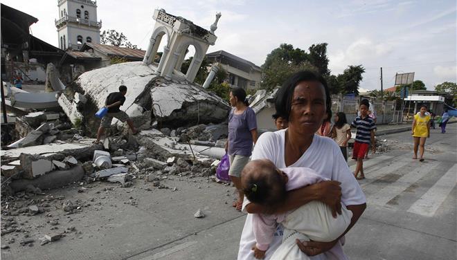 Εκμεταλλεύονται την τραγωδία στις Φιλιππίνες