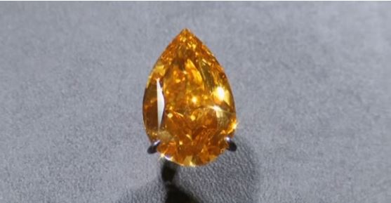 Σε τιμή ρεκόρ πωλήθηκε σπάνιο διαμάντι