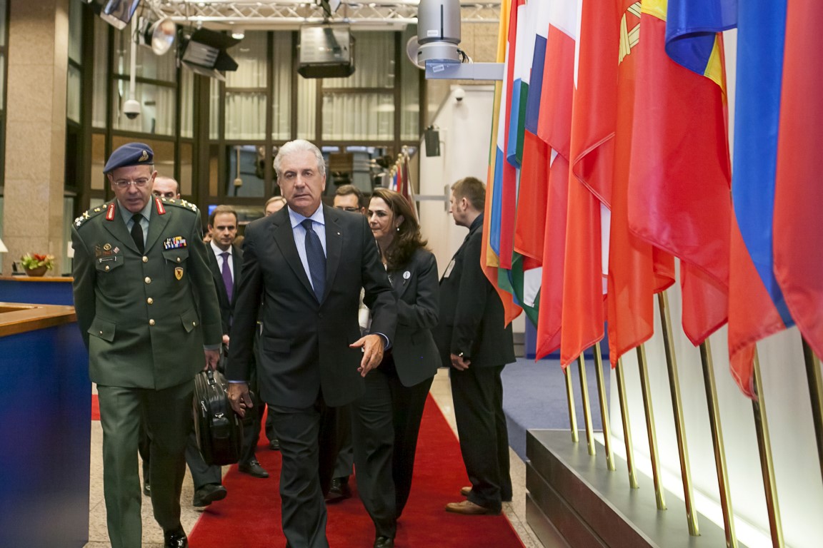 ΦΩΤΟ-Αβραμόπουλος: Σε καινούρια φάση η Ευρώπη