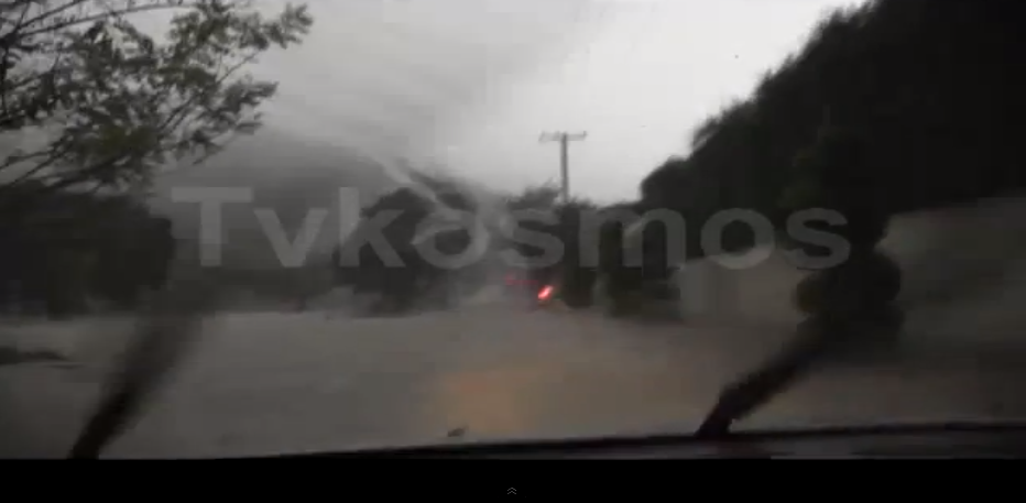 ΒΙΝΤΕΟ-Οι δρόμοι έγιναν ποταμοί στη Ρόδο