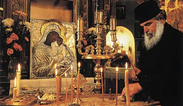 Εξαπατούσε κληρικούς