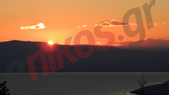 ΦΩΤΟ-Μαγευτικό ηλιοβασίλεμα στο Πήλιο