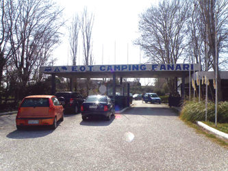 Βανδάλισαν & λεηλάτησαν κάμπινγκ