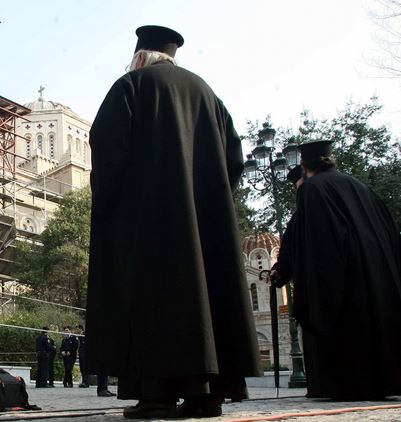 «Ιερές» απάτες με το Δημόσιο