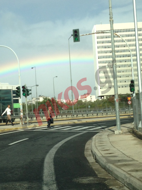 ΦΩΤΟ-Ουράνιο τόξο στην Κηφισίας