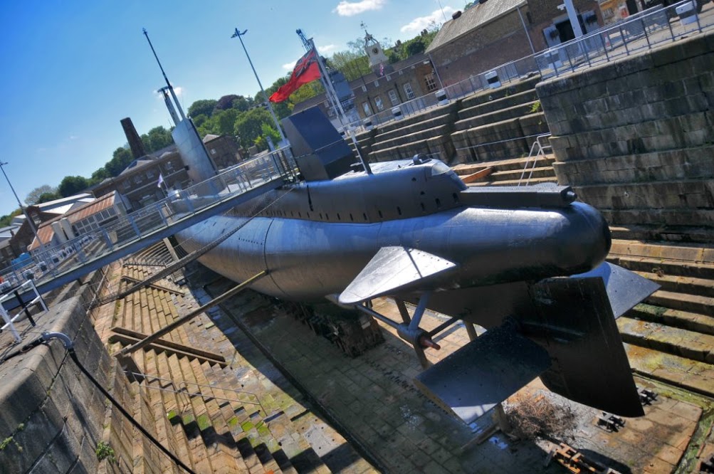 Περιήγηση σε ένα υποβρύχιο με τη Google