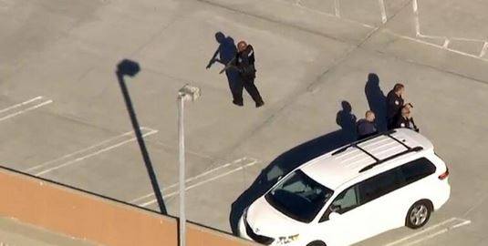 ΦΩΤΟ-Πυροβολισμοί στο αεροδρόμιο του Λος Άντζελες