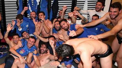 ΦΩΤΟ-Ο θρίαμβος της εθνικής δια χειρός… Τοροσίδη