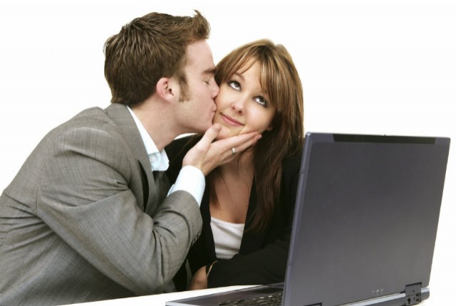 Έρωτας στο γραφείο