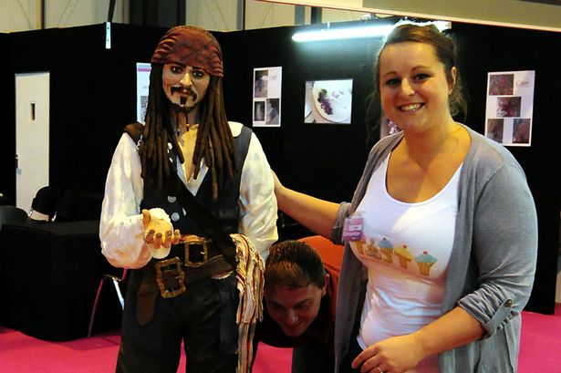 ΦΩΤΟ-Ο Τζόνι Ντεπ έγινε… κέικ