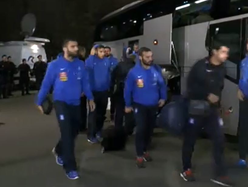 ΒΙΝΤΕΟ-Η άφιξη της εθνικής στο γήπεδο