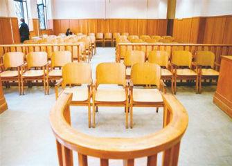 Απέχουν δικαστικοί υπάλληλοι από τους πλειστηριασμούς