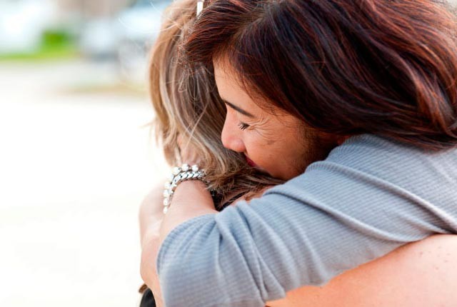 Φιλία και αγκαλιές προς ενοικίαση