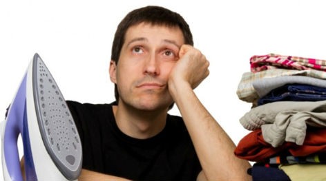 Ένα κόλπο για να πείσεις τον άνδρα σου να σε βοηθά στις δουλειές!