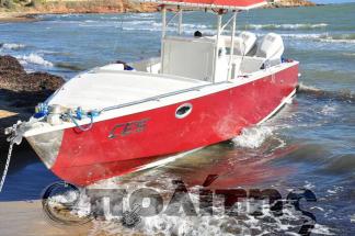 Προσάραξε τουρκικό σκάφος στον Καρφά