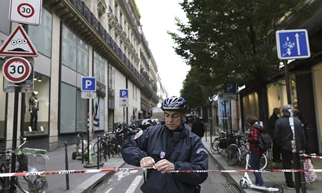 Ανθρωποκυνηγητό στο Παρίσι για τον οπλοφόρο