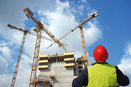 Σε ελεύθερη πτώση η οικοδομή