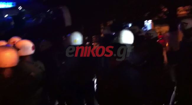 ΒΙΝΤΕΟ-Η ένταση με τα ΜΑΤ την στιγμή της εφόδου