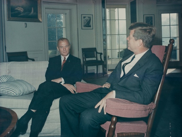 Δημοπρατήθηκαν αντικείμενα του Κένεντι