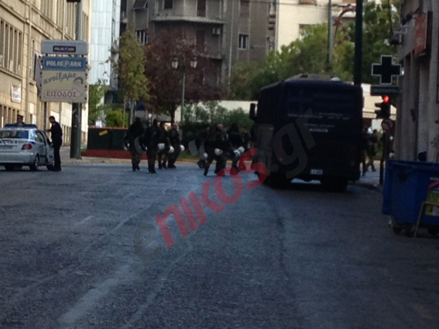 ΤΩΡΑ-ΦΩΤΟ-Χιλιάδες αστυνομικοί στο κέντρο της Αθήνας