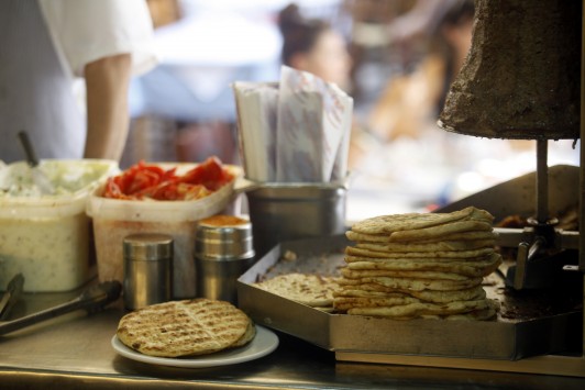 Έκανε το σουβλατζίδικο παράνομη λέσχη