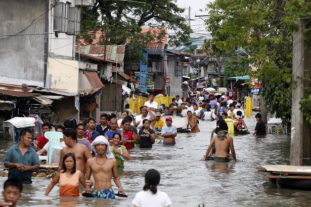 Λεηλασίες και χάος στις Φιλιππίνες
