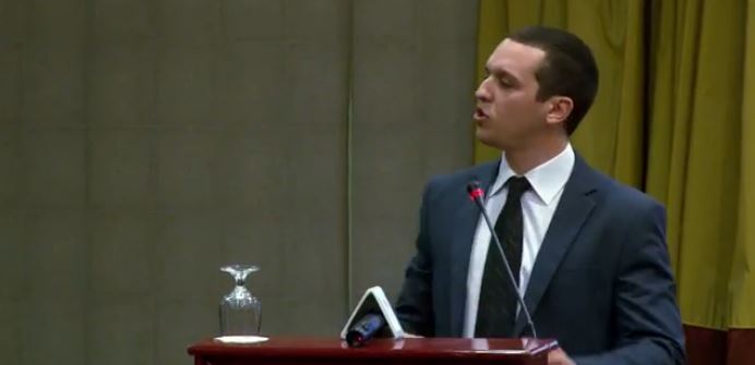 Ο Κασιδιάρης απαγγέλλει… Σφακιανάκη