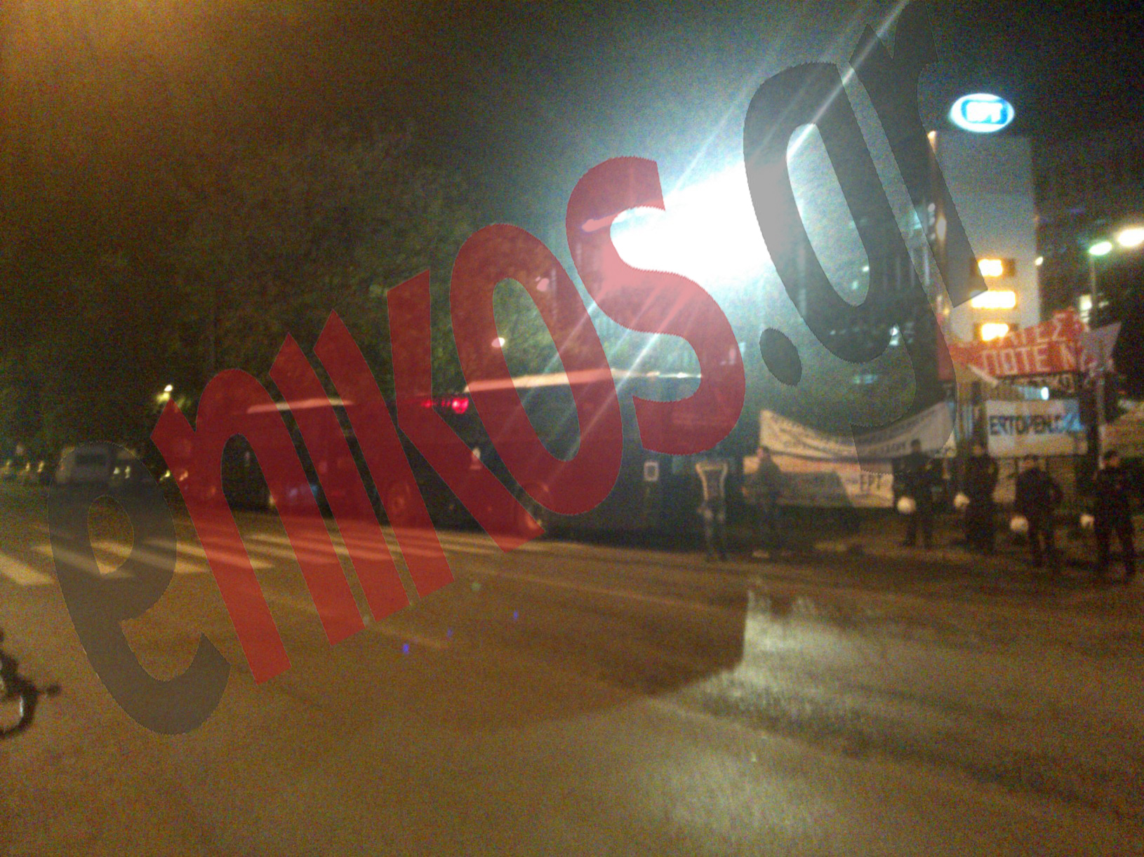 ΦΩΤΟ-Οι κλούβες των ΜΑΤ