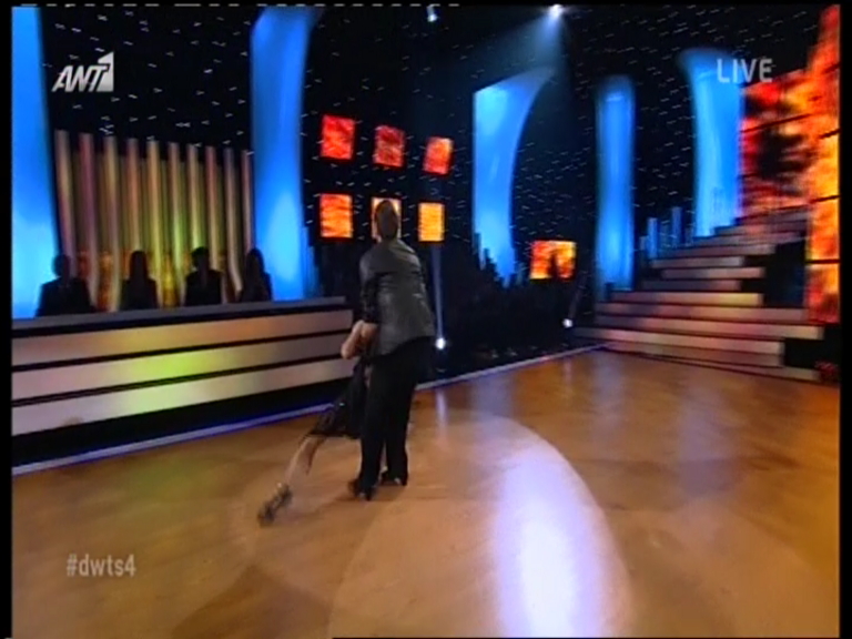 ΦΩΤΟ-Η εμφάνιση της Στικούδη