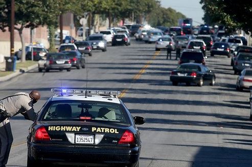 Ένοπλος κρατά ομήρους στην Καλιφόρνια