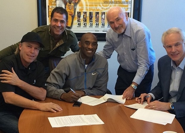 ΦΩΤΟ-«Λιμνάνθρωπος» για πάντα ο Κόμπε