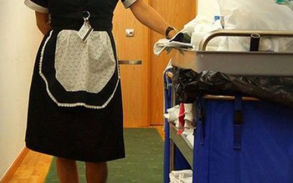 Καμαριέρες για δουλειά αμισθί