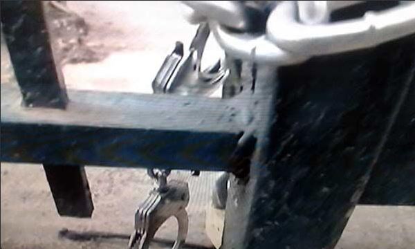 Οι εργαζόμενοι της ΕΡΤ για τις χειροπέδες