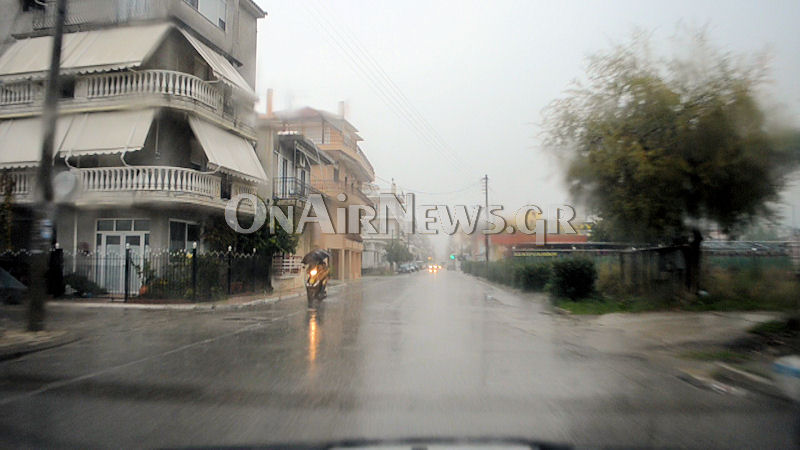Αέρας, χαλάζι και βροχή στο Μεσολόγγι