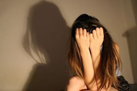 Προφυλακιστέοι για σεξουαλική κακοποίηση
