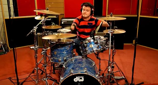 ΒΙΝΤΕΟ-Ένας διαφορετικός ντράμερ