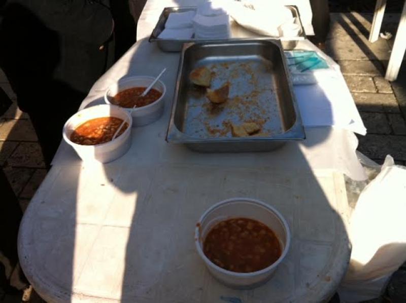 Μοίρασαν δωρεάν φασολάδα