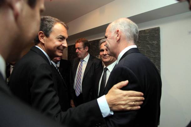 Τι γράφει ο Θαπατέρο για Παπανδρέου