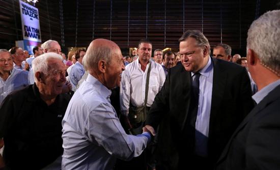 Παρόντες Σημίτης-Βενιζέλος, απών ο Κουβέλης