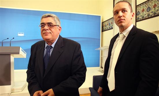 Βγήκαν τα μαχαίρια στην Χ.Α.